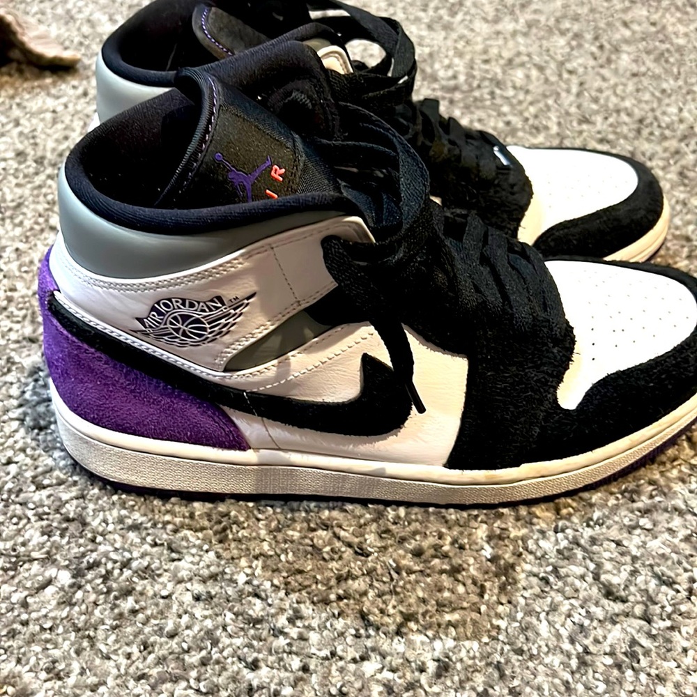 Jordan 1 SE Purple